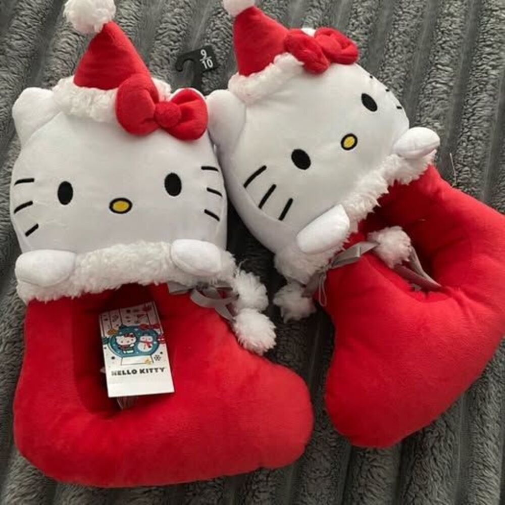 Hello Kitty Red and White Plush Holiday Bootie Slippers for Kids size 9-10 kids